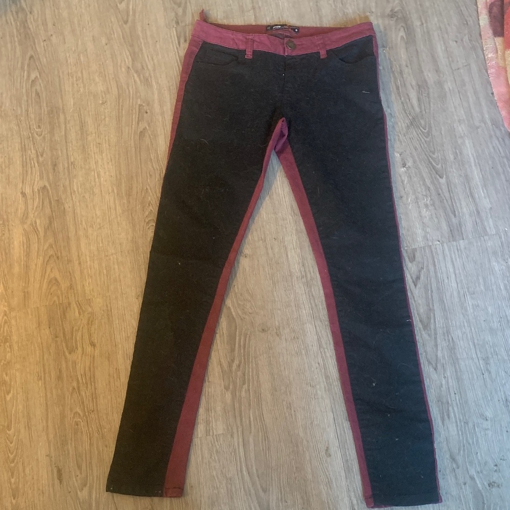 Women's Skinny Jeans in Black and Burgundy